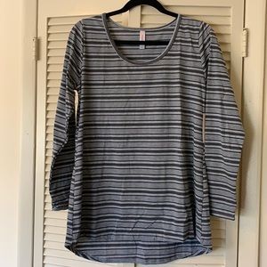 LuLaRoe Lynnae Top- Large- NWT!